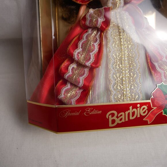 1997 Holiday Barbie Special Edition Doll NIB Rare Misprint Green vs Blue Eyes - Picture 3 of 13